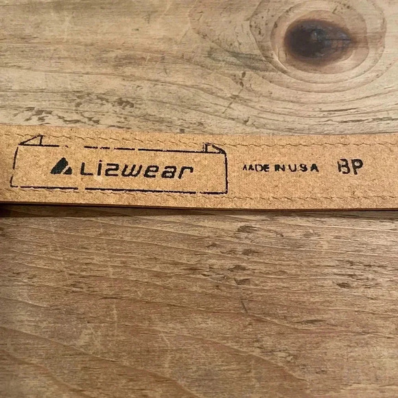 NWOT Liz Claiborne Womens belt blue cream stitching size 8 petite - Picture 2 of 8